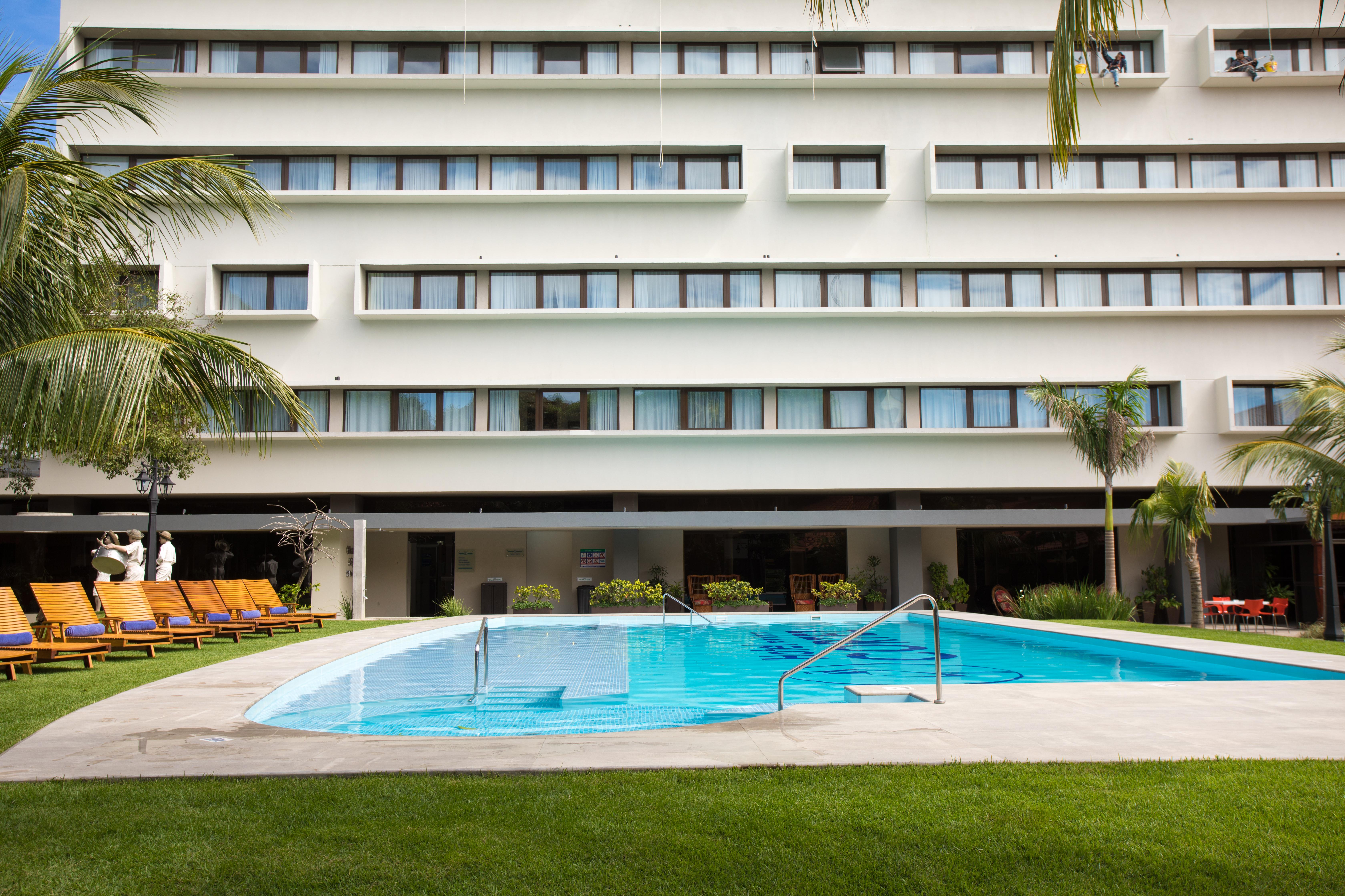 Hotel Cortez Санта Крус де ла Сиера Екстериор снимка