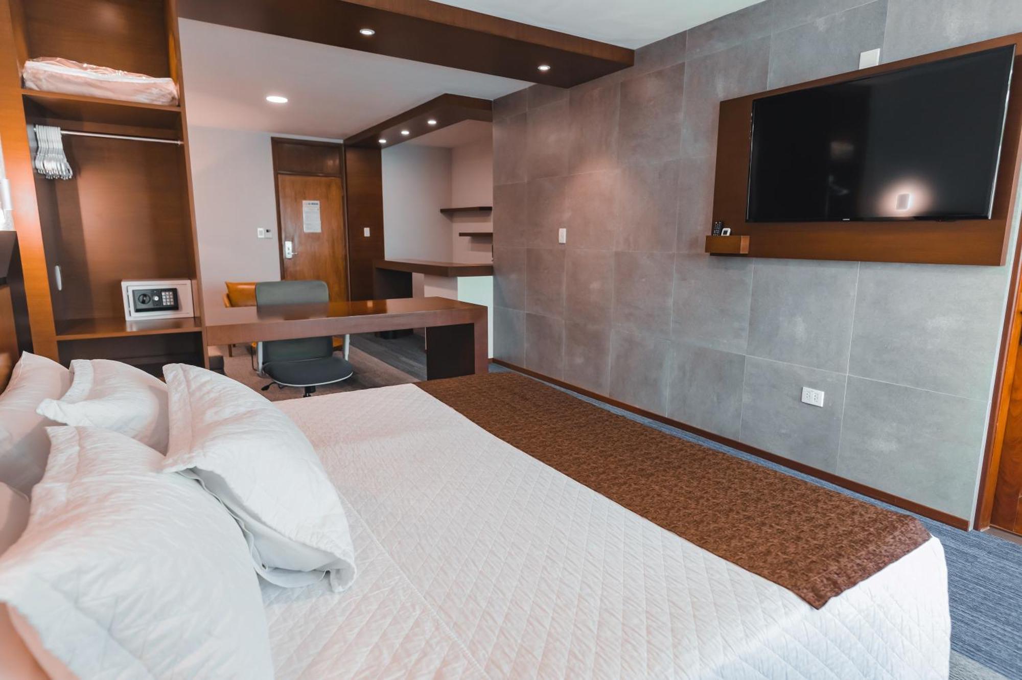Hotel Cortez Санта Крус де ла Сиера Екстериор снимка