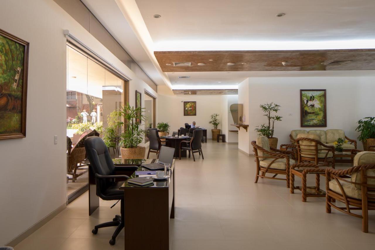 Hotel Cortez Санта Крус де ла Сиера Екстериор снимка
